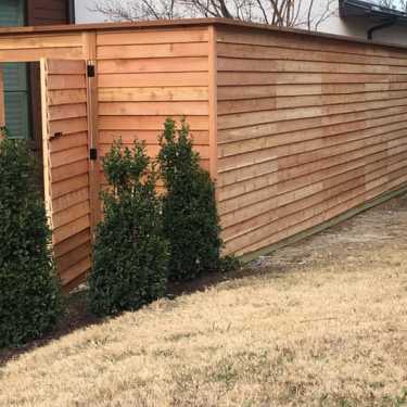 horizontal privacy fence installation in columbus