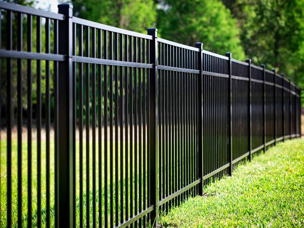 aluminum fence columbus ohio aluminum fence installation in Columbus Ohio installed by aluminum fence installers found at columbusfencepros.com