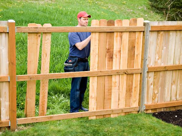fence repair columbus ohio fence repair in Columbus Ohio performed by fence repair company found at Columbus Fence Pros