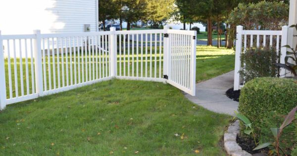 how to choose the best vinyl fence