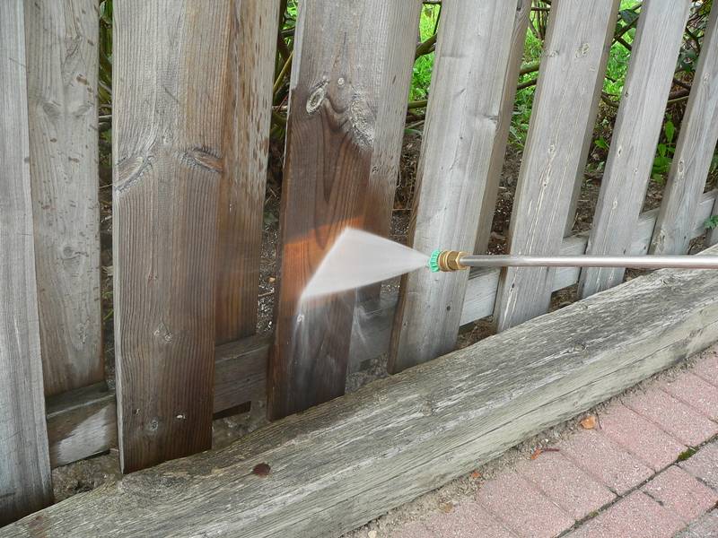pressure washing cedar fence